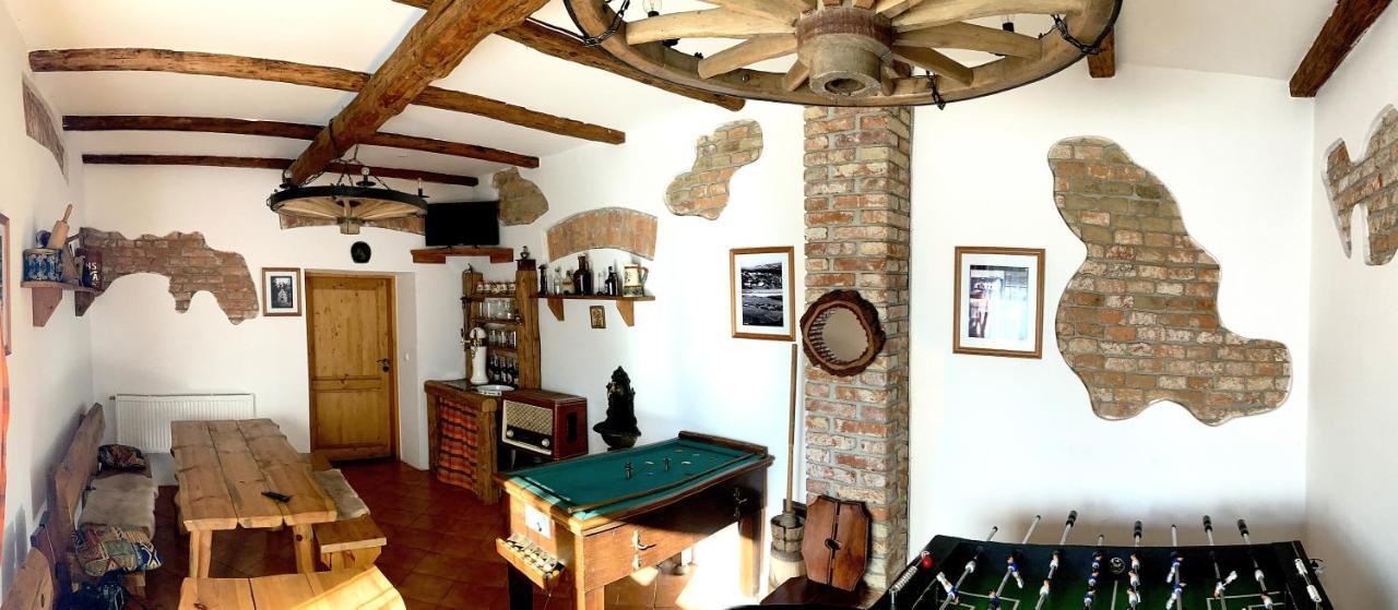 Apartmany Tones Hanusovice ภายนอก รูปภาพ